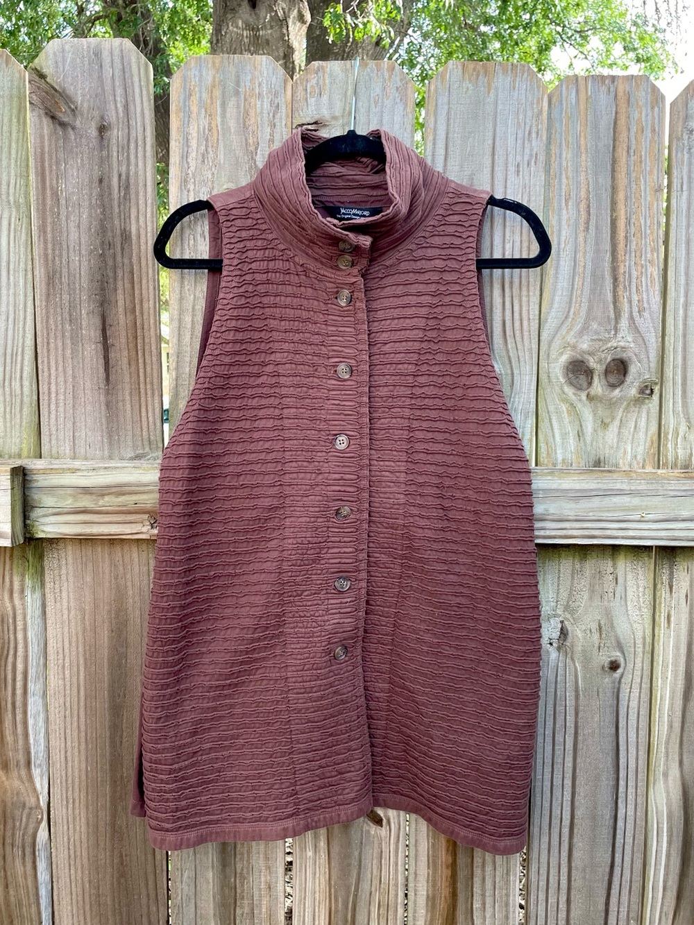 Yacco Maricard Button Down Textured Sleeveless Tunic Blouse